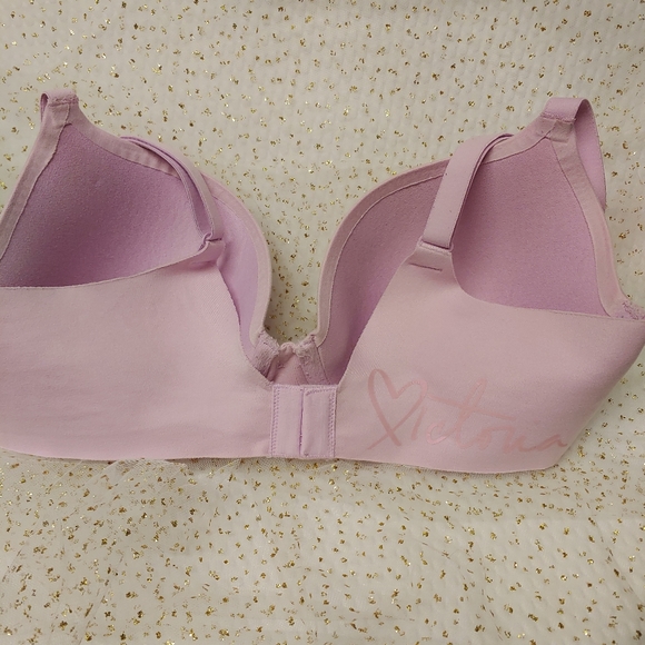 VICTORIA SECRET BRA.  34D - Picture 4 of 5